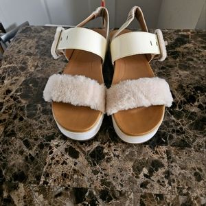 UGG Le Fluff Jasmine  Patent Leather Sandals